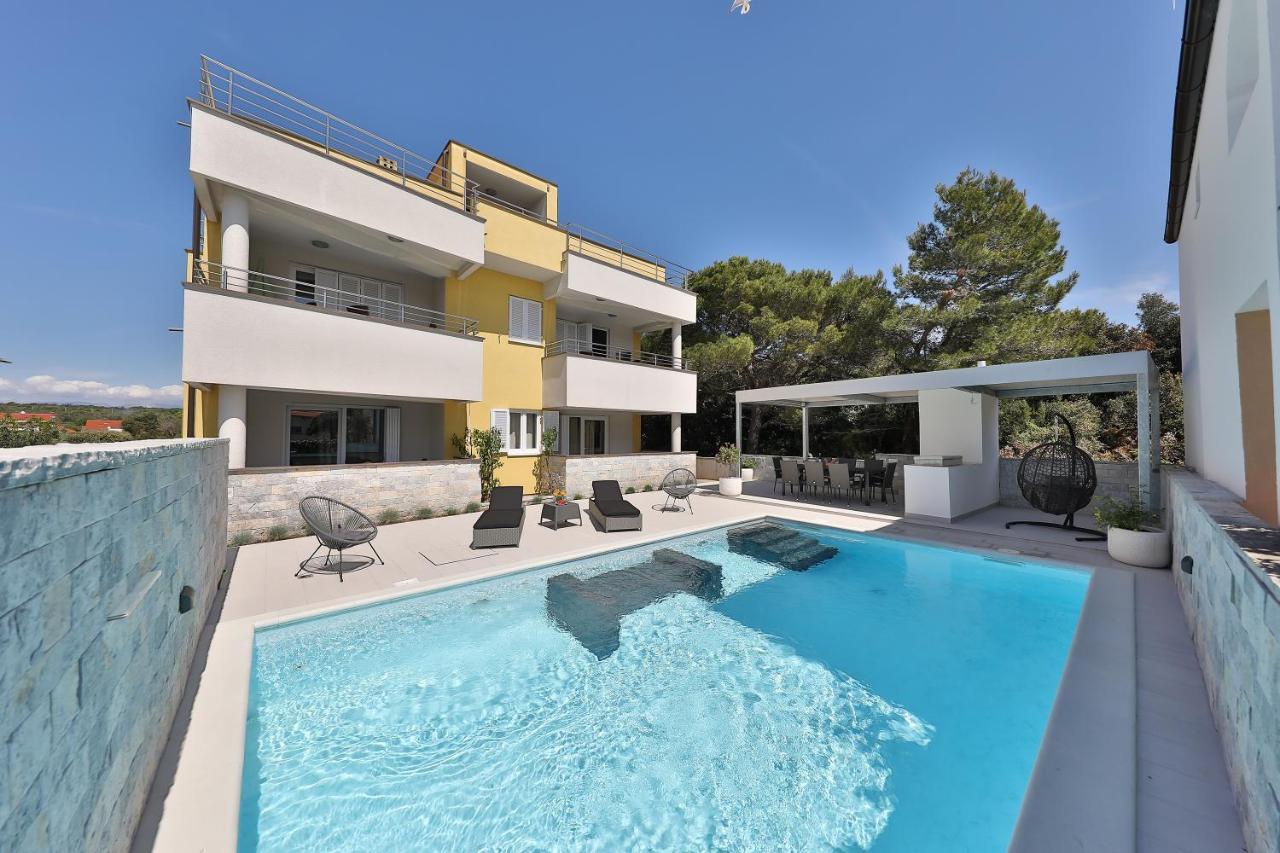 Luxury Villa Nada With Pool Petrčane Zewnętrze zdjęcie